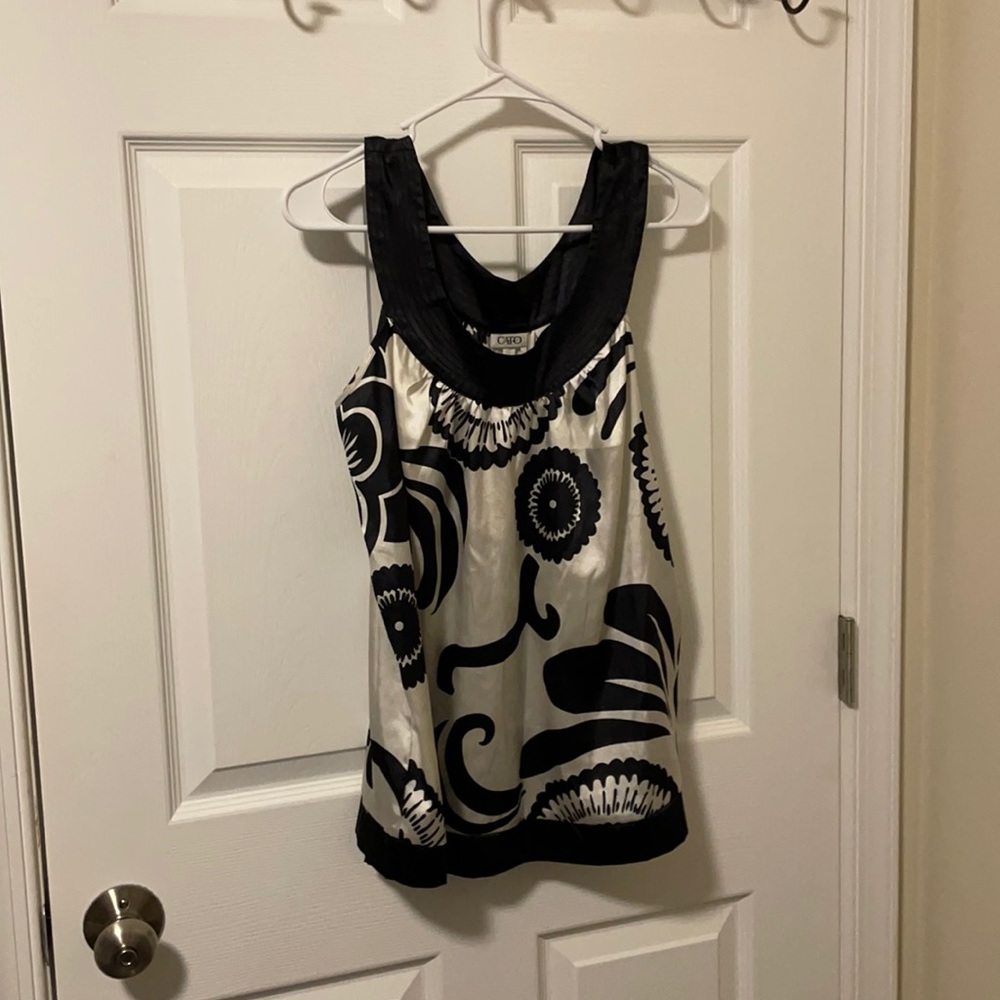Women’s size small GUC sleeveless blouse top